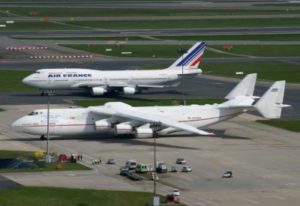 An-225 vs Boeing 747