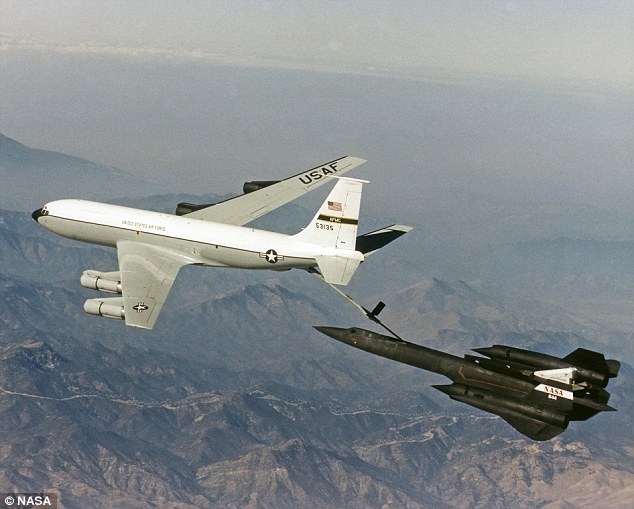 How They Built the SR-71 Blackbird