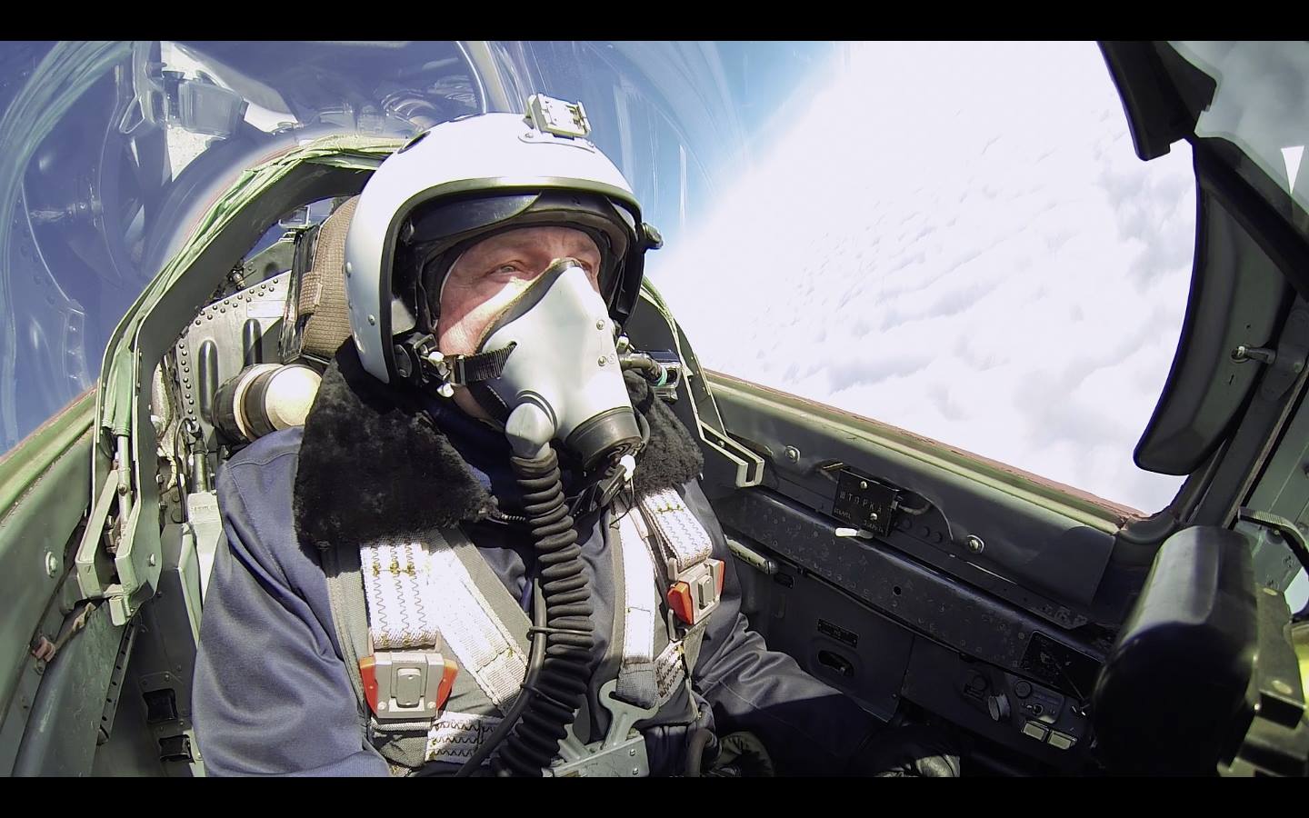 Wie man eine MiG-29 fliegt, ohne Pilot zu sein.