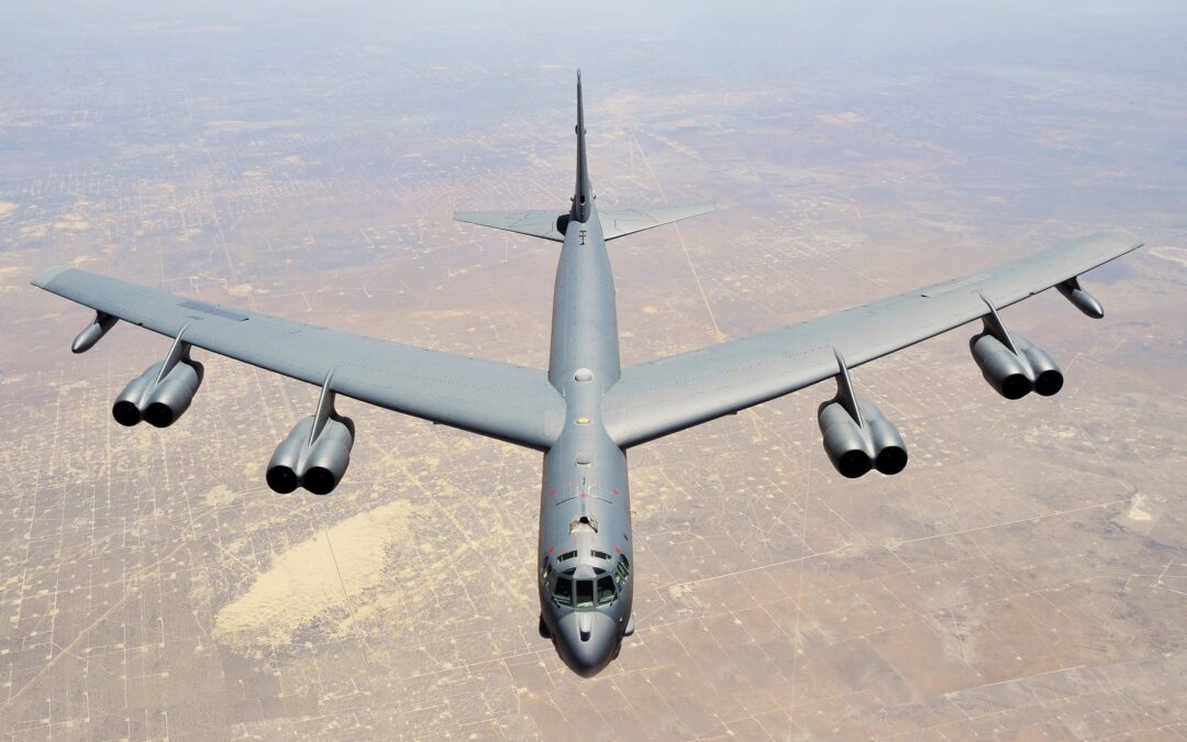 Un B-52 con bombas de hidrógeno se estrella en Groenlandia debido a un impacto.
