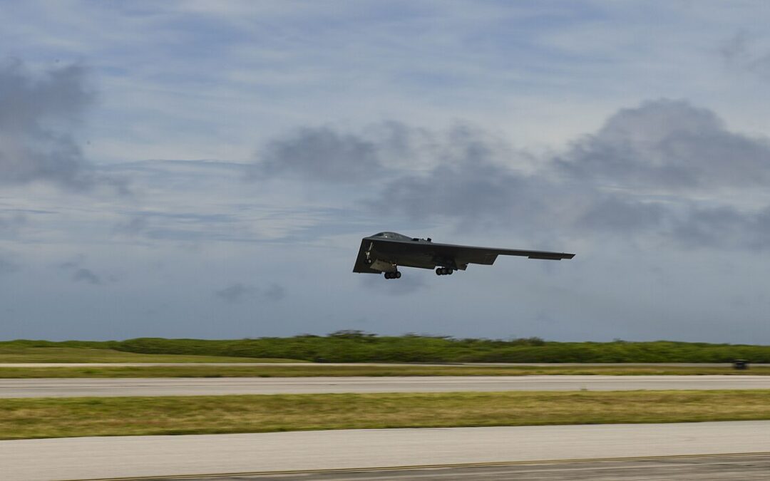 Was sind das für weiße Flecken auf dem B-2-Bomber?