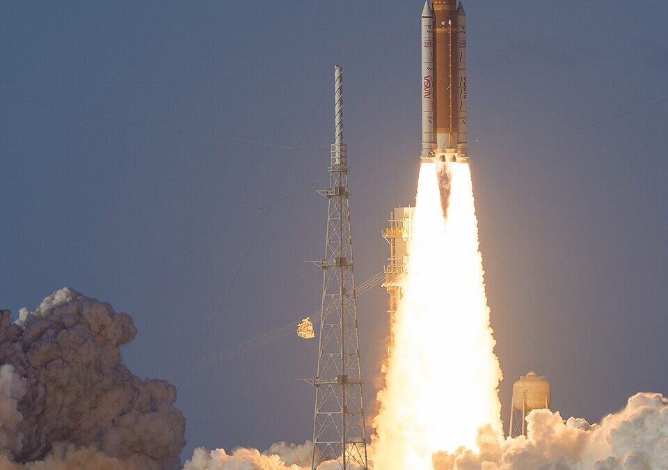 Pilotos de cazas rumbo a la Luna: De las cubiertas de los portaaviones a la órbita lunar