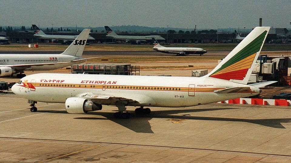 Vol 961 d'Ethiopian Airlines, Boeing 767 immatriculé ET-AIZ