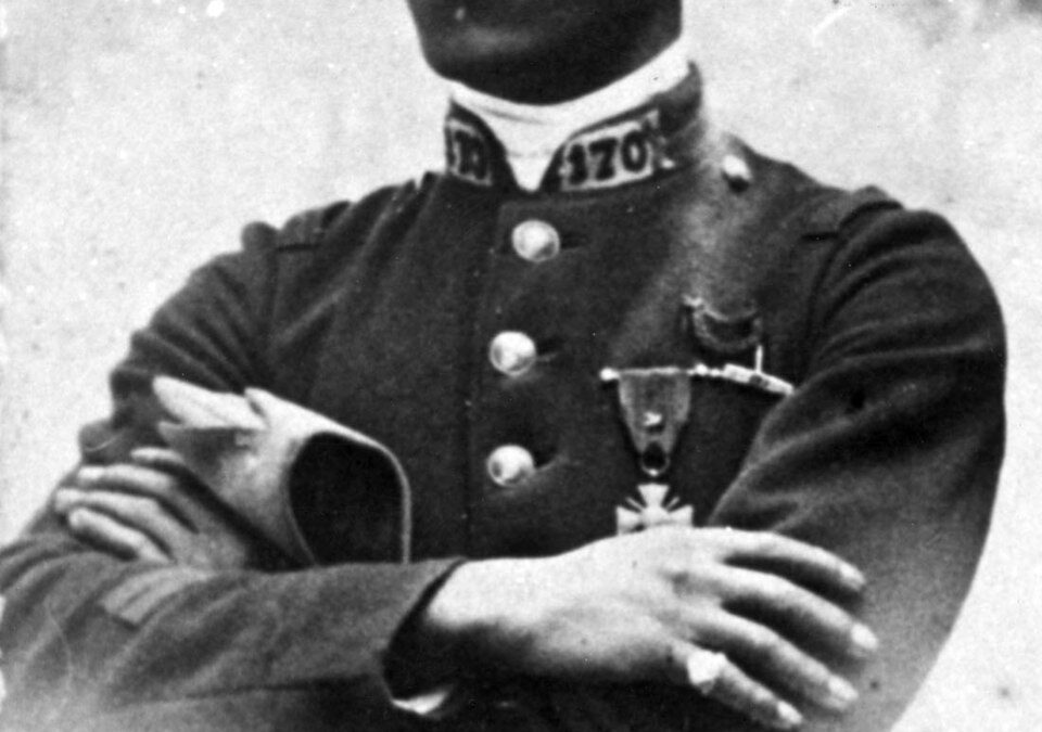 Eugene Bullard: Amerikas erster schwarzer Kampfpilot flog für Frankreich