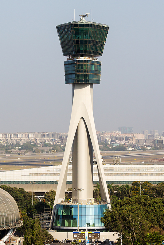 faa-gamers-atc-featured Air traffic controller working radar displays in a control tower