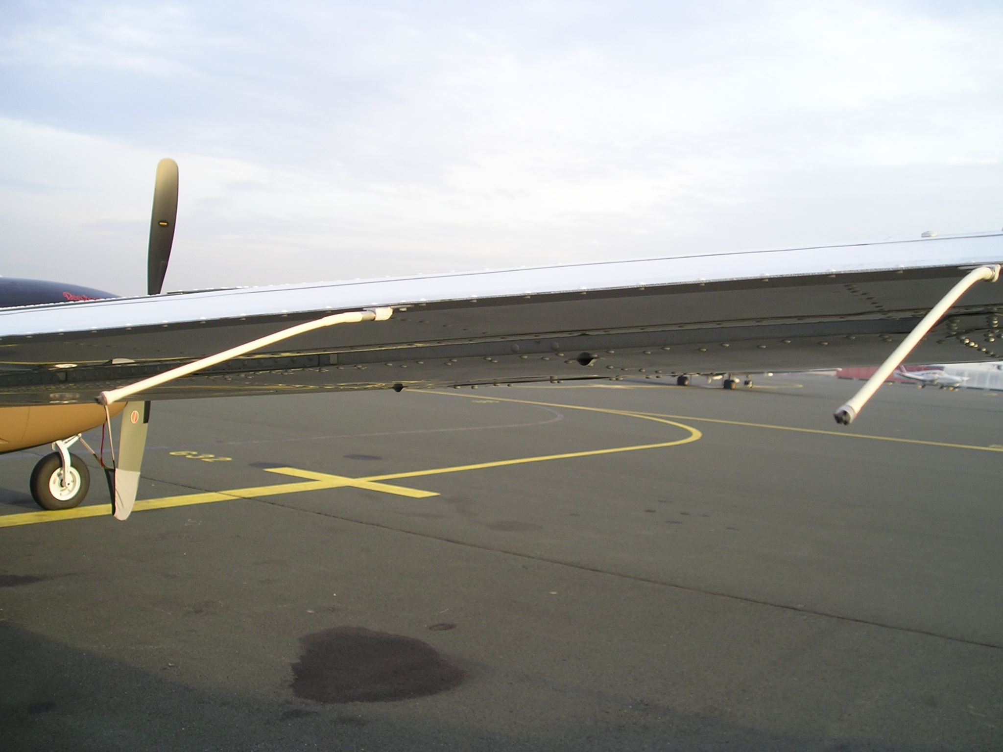 Static discharger wicks on an aircraft wing trailing edge
