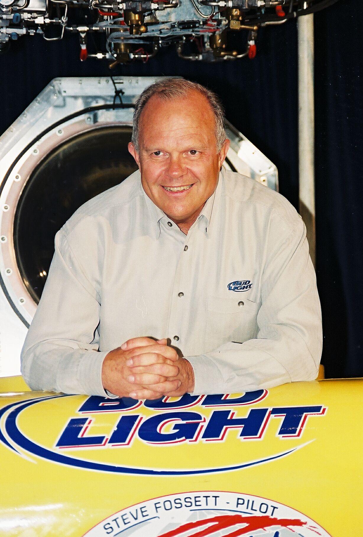 Steve Fossett: la primera persona en dar la vuelta al mundo en solitario en globo aerostático.