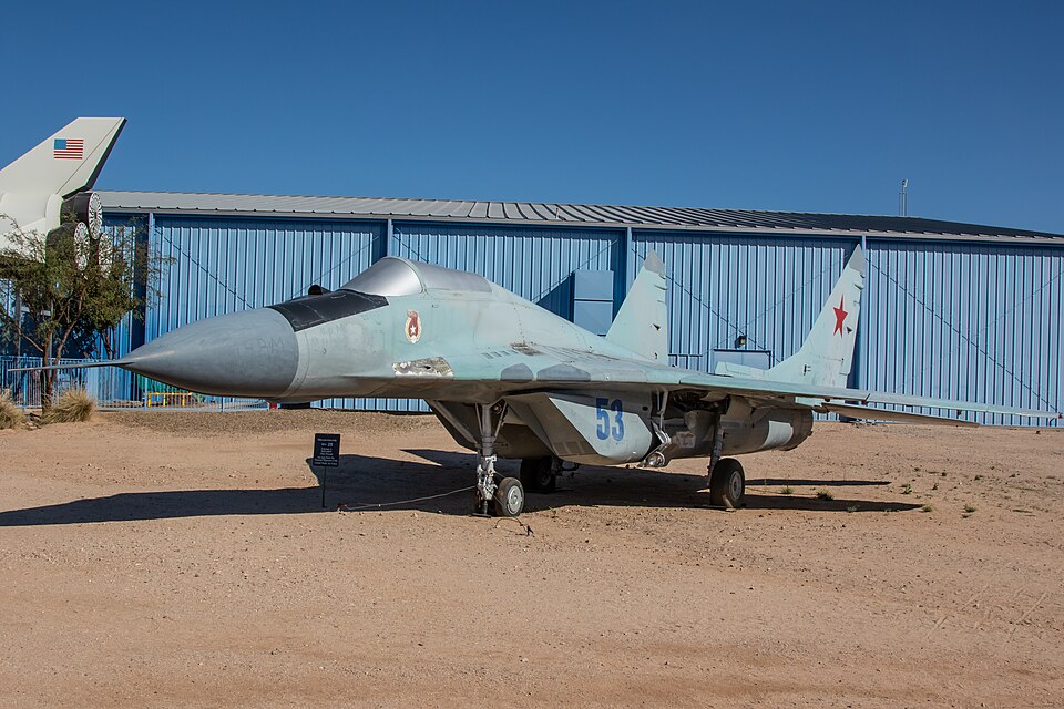 Un MiG-29 au sol, en préparation du vol