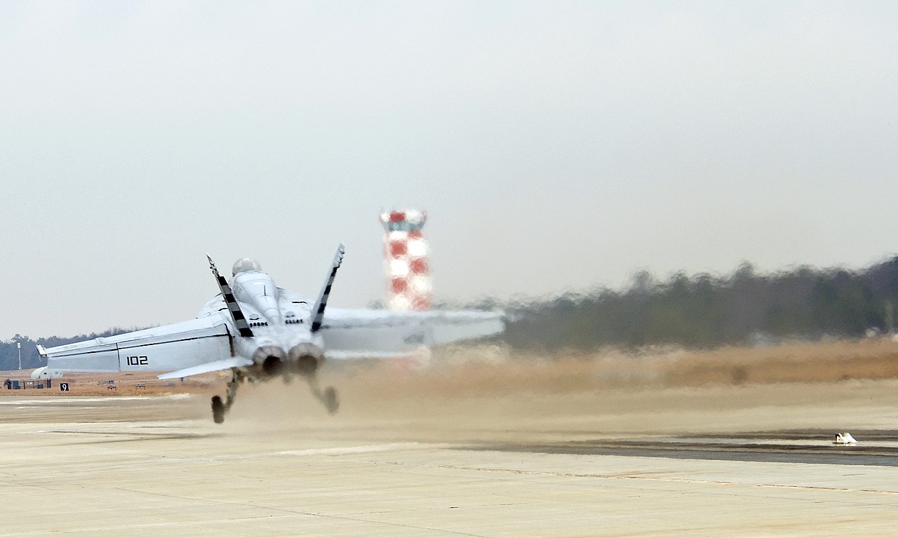 Lanzamiento de prueba EMALS de un F/A-18 Super Hornet