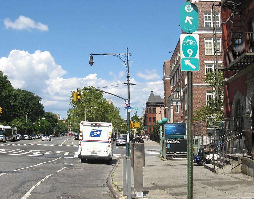 Avenida San Nicolás, Washington Heights, Manhattan