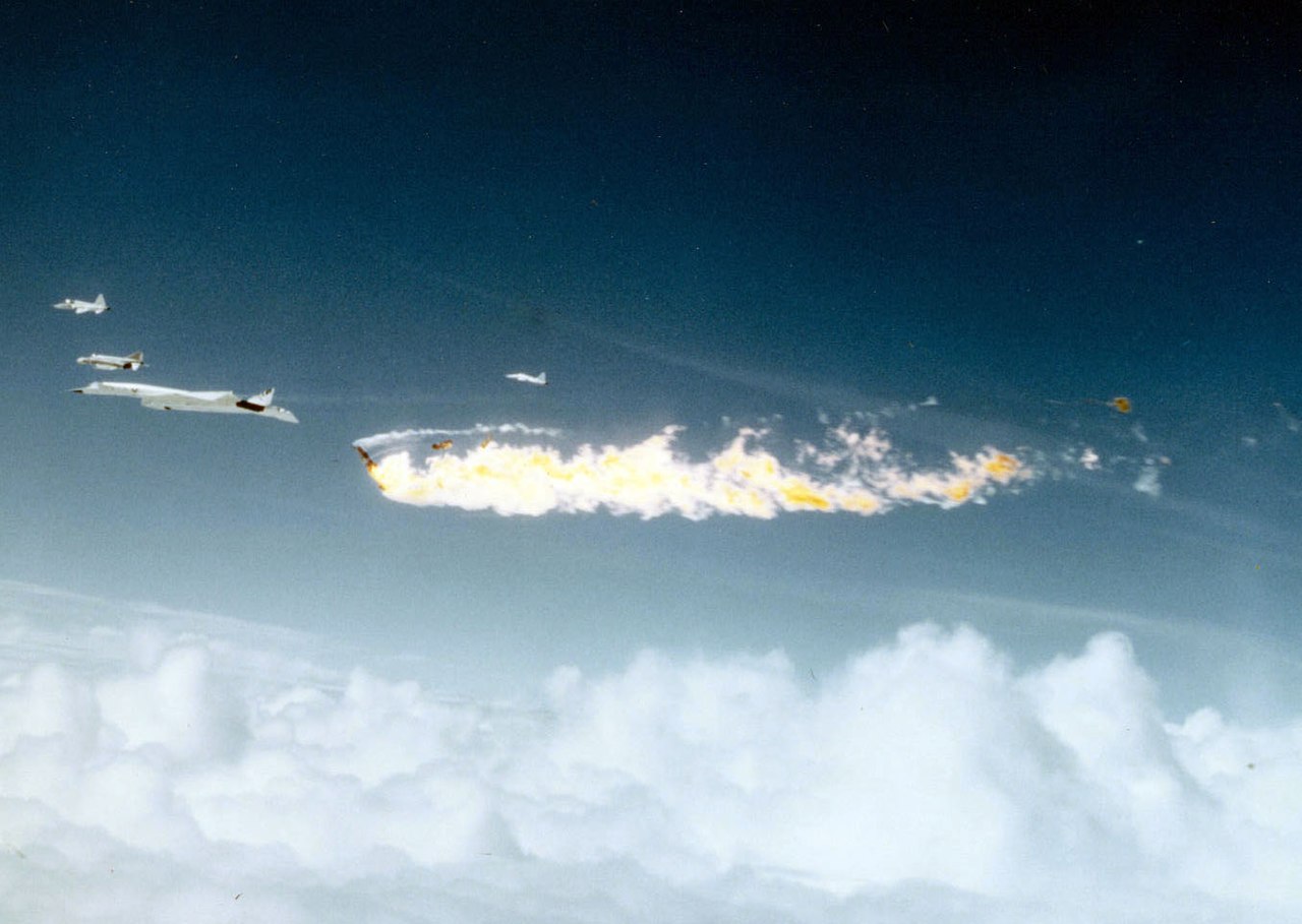 XB-70A Valkyrie juste après une collision en vol avec un F-104 le 8 juin 1966