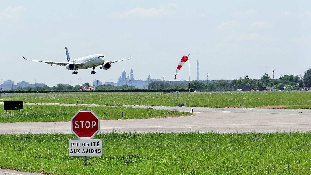 An Airbus A350-1000 in flight