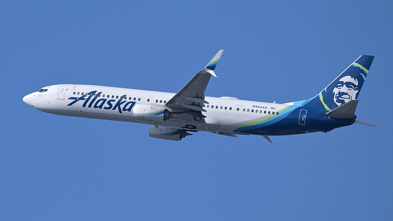 Alaska Airlines Boeing 737-900ER climbs out of Boston Logan International Airport