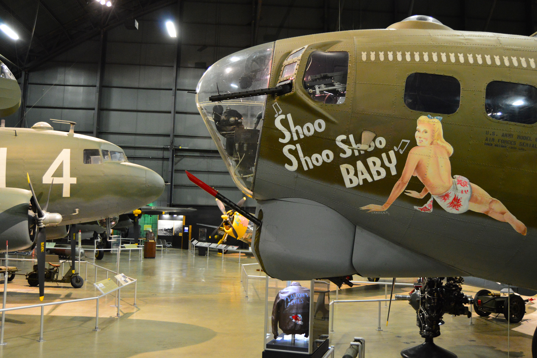 El Boeing B-17G Flying Fortress Shoo Shoo Shoo Baby se conserva en el Museo Nacional de la Fuerza Aérea de los Estados Unidos.