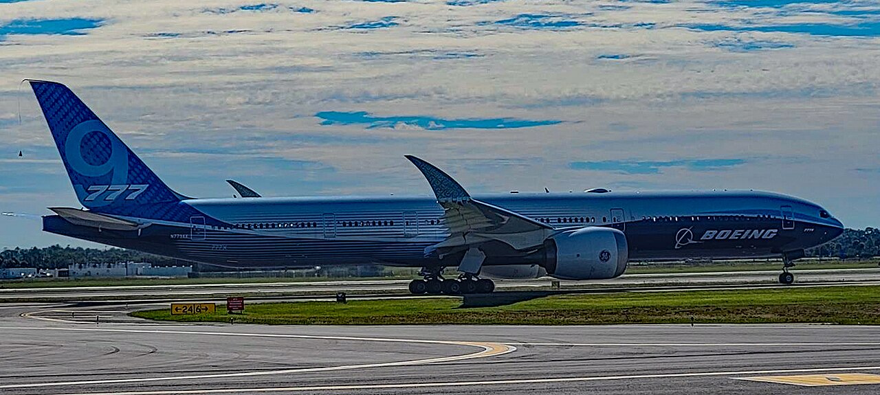Boeing 777-9 Flugtestflugzeug in Boeing-Hauslackierung