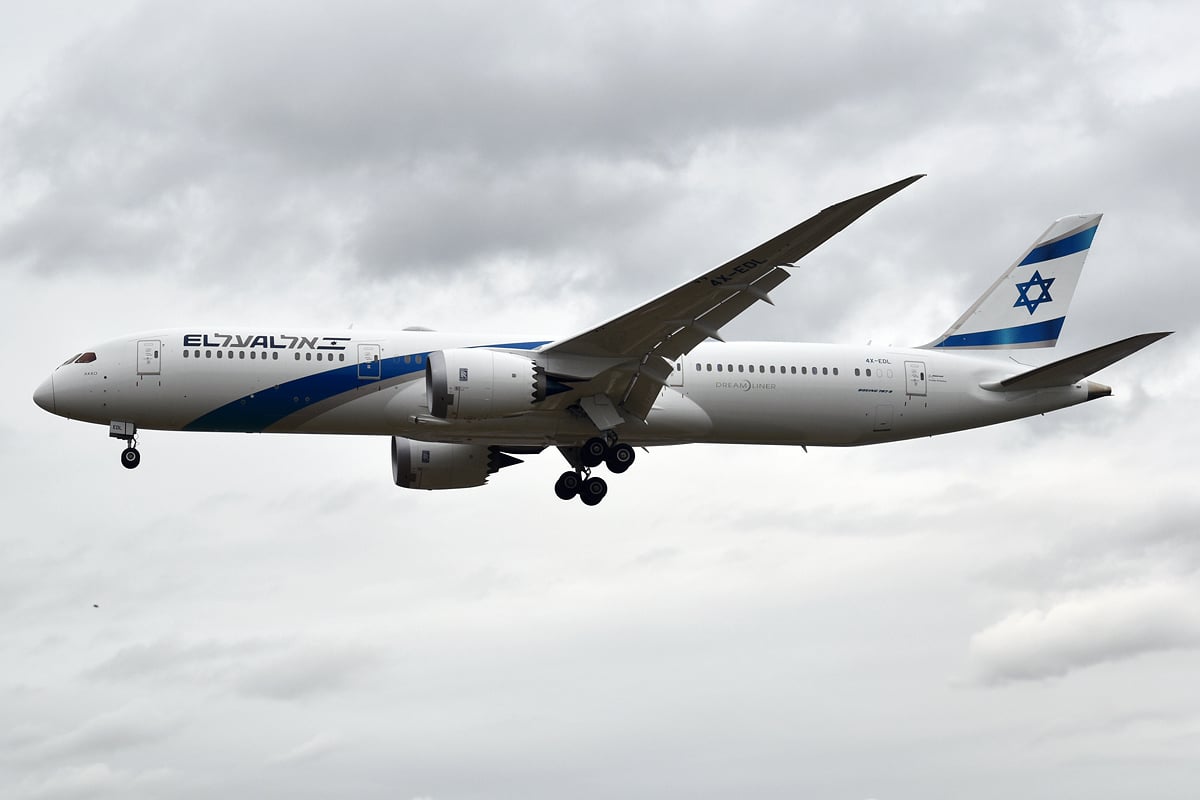 An El Al Boeing 787-9 Dreamliner in flight