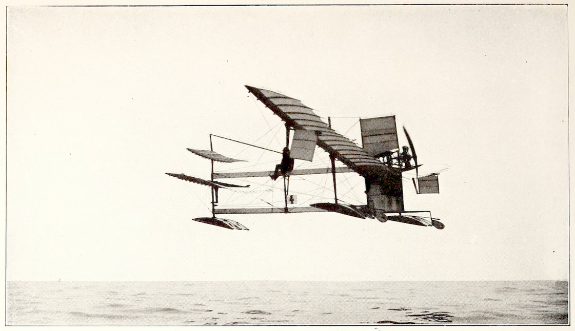 Henri Fabre Hydravion Le Canard in flight, 1910