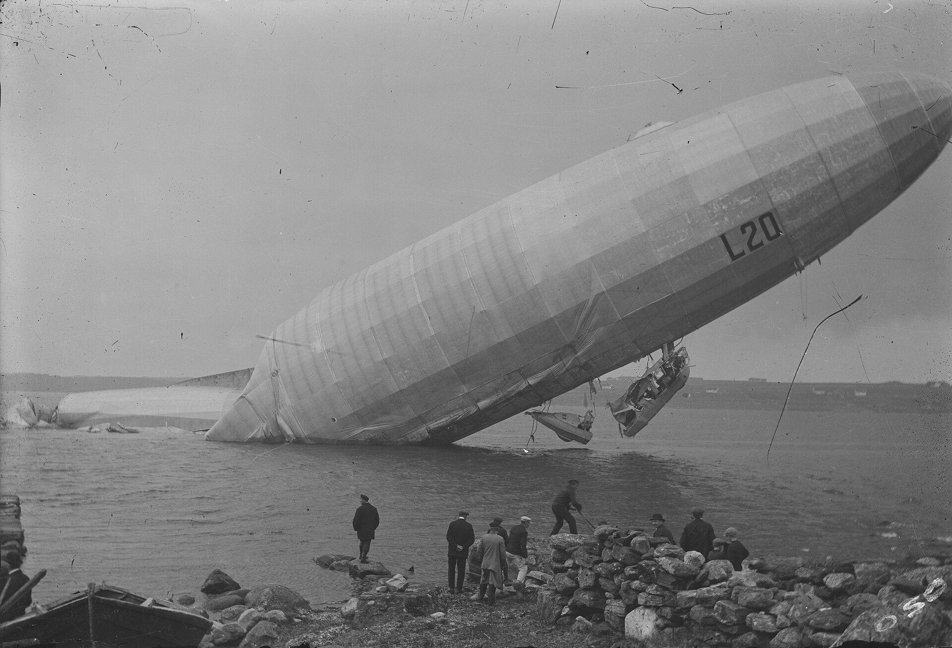 Un dirigeable Zeppelin allemand en vol Un zeppelin allemand — en 1915, l'arme la plus avancée et la plus terrifiante du ciel