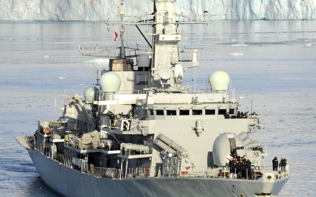 Los Royal Marines capturan un buque cisterna de la Flota de la Sombra rusa en una espectacular incursión en el Canal de la Mancha.
