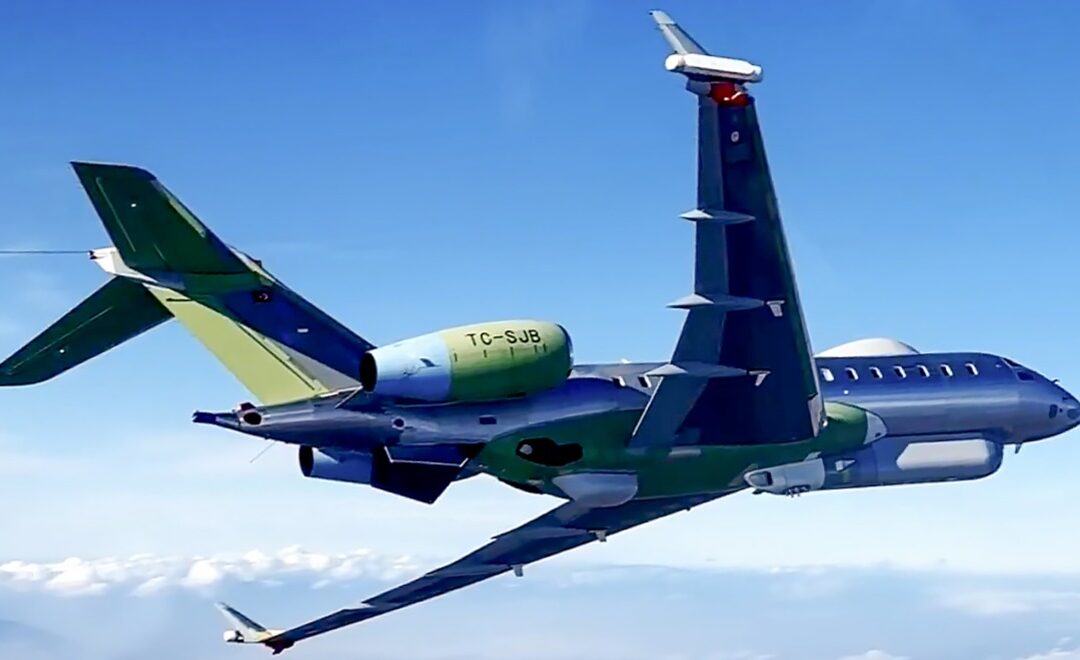 El avión de ataque de radar de Turquía entra en escena.