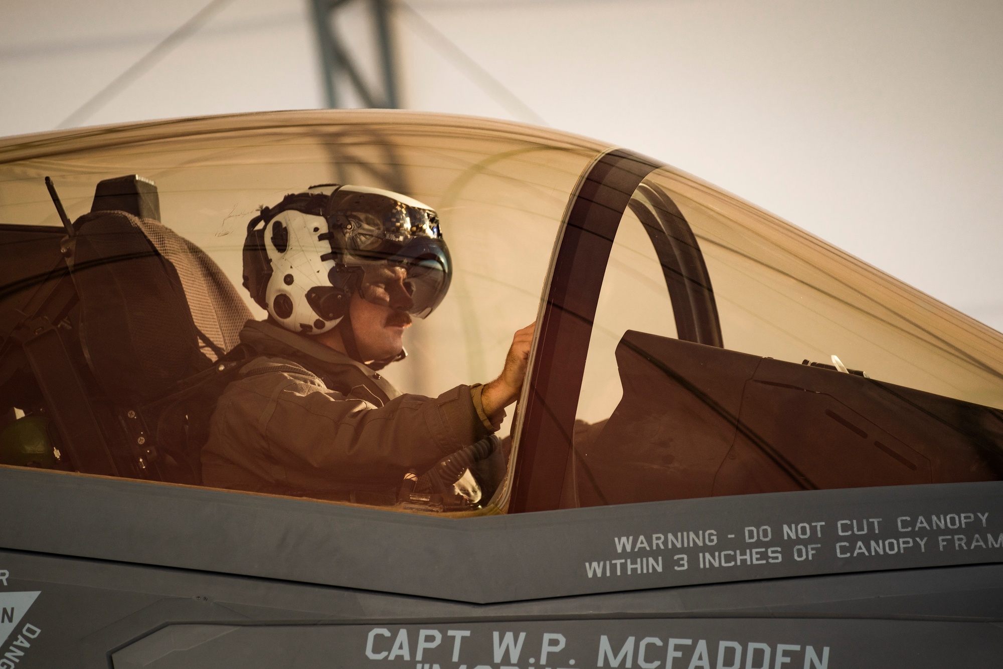 Un F-35B Lightning II du Corps des Marines des États-Unis, appartenant à l'escadron VMFA-225, à la base aérienne du Corps des Marines de Yuma.