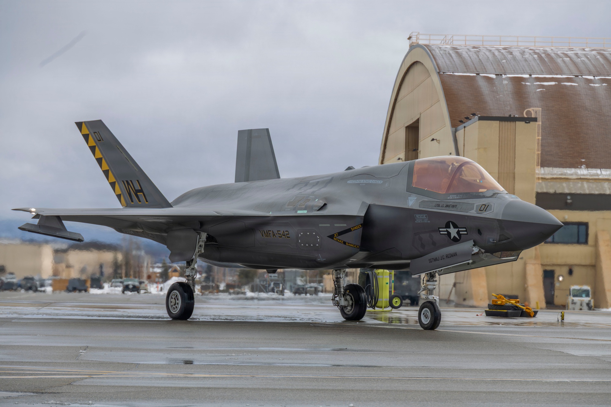 Un F-35B de l'USMC appartenant à l'escadron VMFA-542 sur la base aérienne d'Eielson lors de l'exercice Red Flag-Alaska 26-1