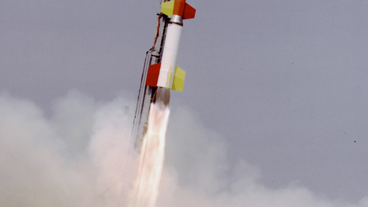 Start der Höhenforschungsrakete Black Brant XII, dem Flug, der dem norwegischen Raketenvorfall von 1995 zugrunde lag