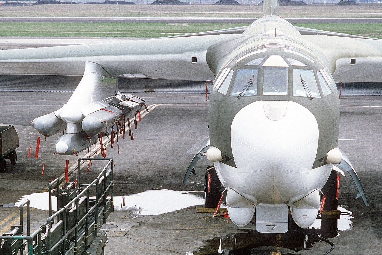 agm-86b-alcm-adjunto-a-b-52 Agm 86b Alcm acoplado a B-52