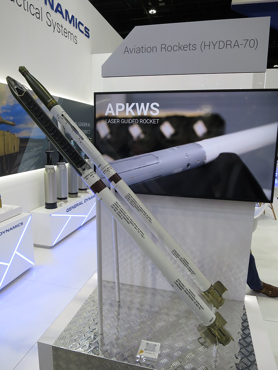 Modèles de kits de guidage APKWS présentés à IDEX 2023