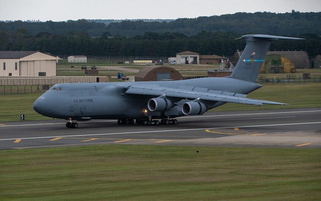 Il C-5M Super Galaxy: il gigante americano ancora in volo.