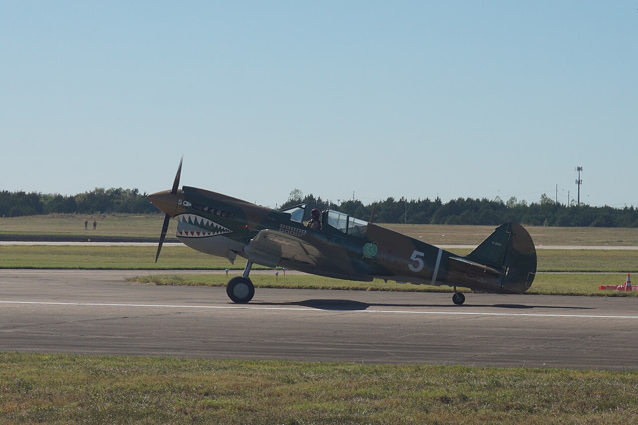 Un Curtiss P-40 Warhawk