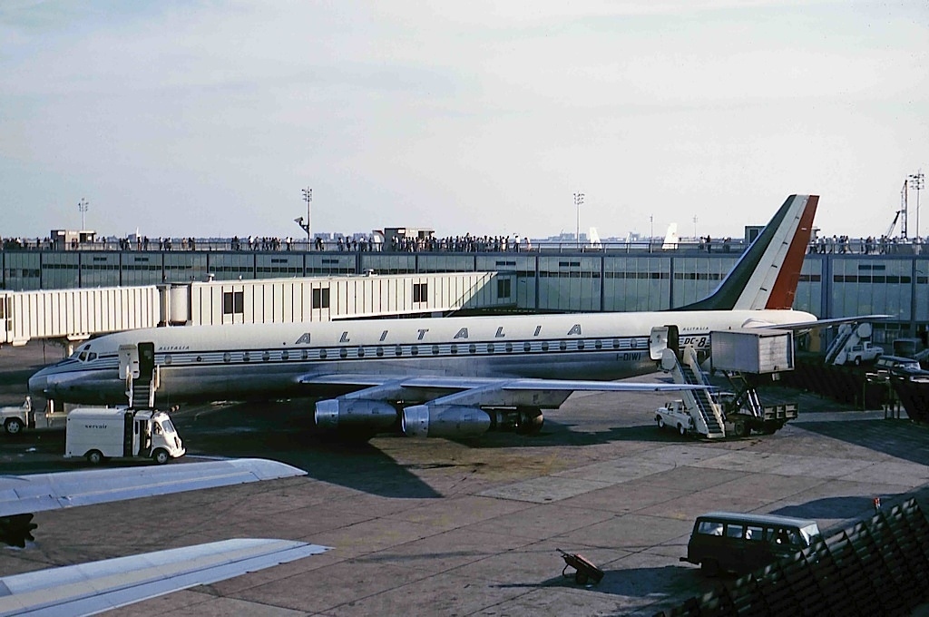 Eine Douglas DC-8-43