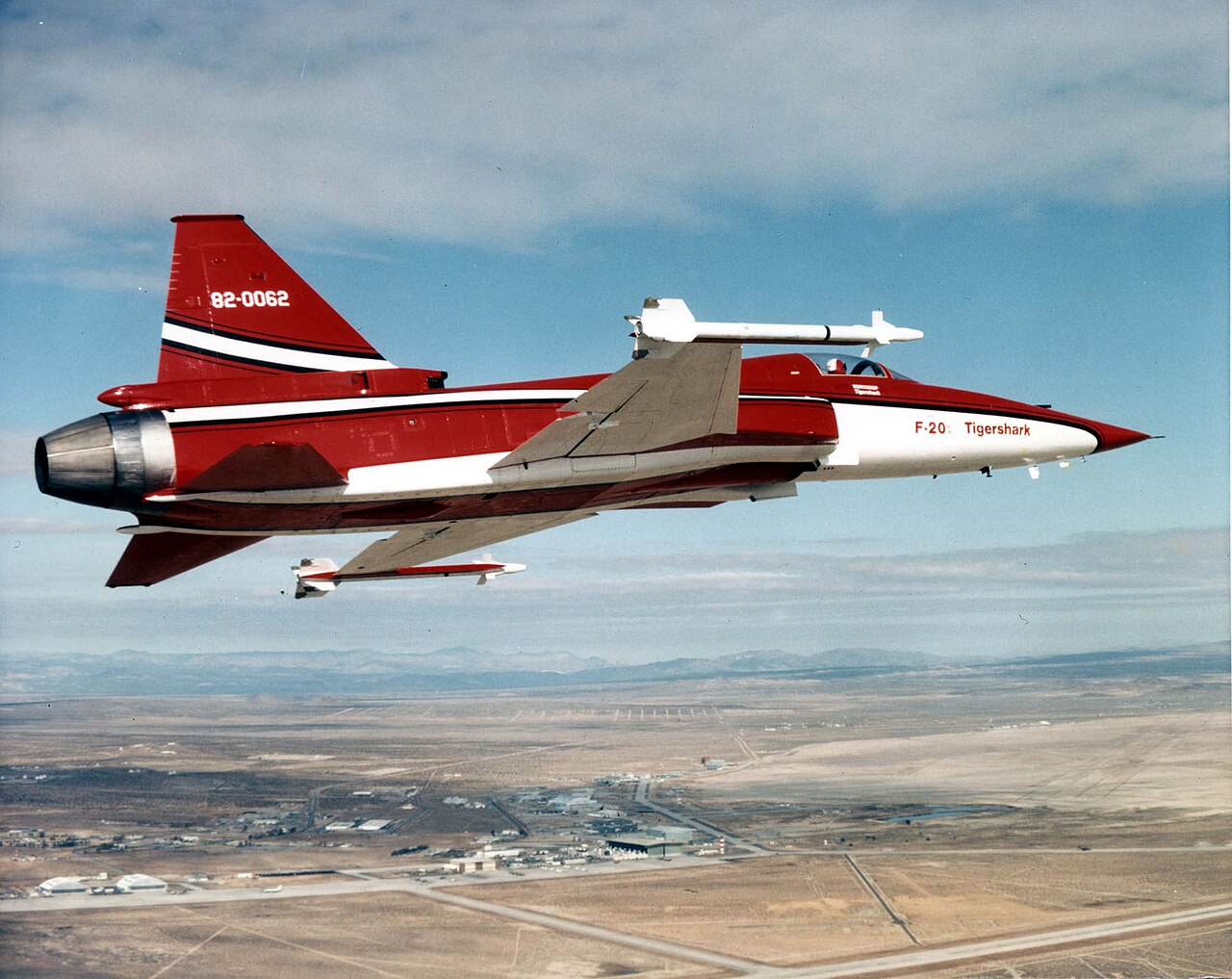 F-20 Tigershark in Northrop-Farben