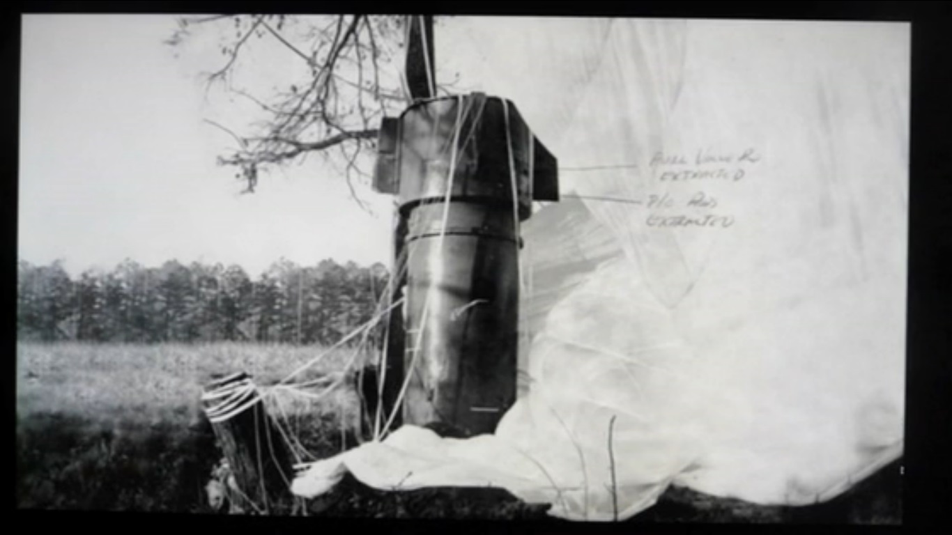 Goldsboro-1961-Mk39-bomba de hidrógeno-paracaídas Paracaídas para bomba de hidrógeno Goldsboro Mk39 de 1961