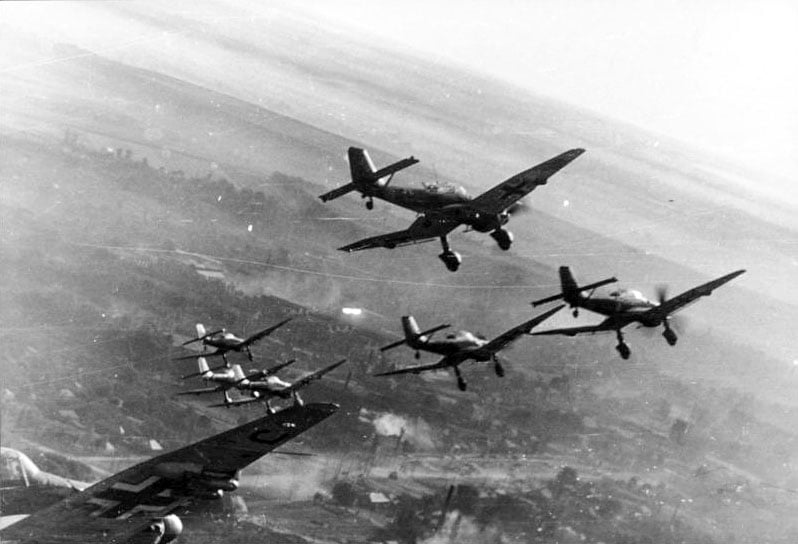 Junkers Ju 87 Stukas im Flug