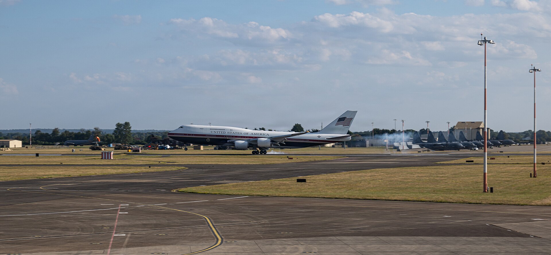 The new Air Force One, a Boeing 747-8 donated by Qatar, landing at RAF Mildenhall