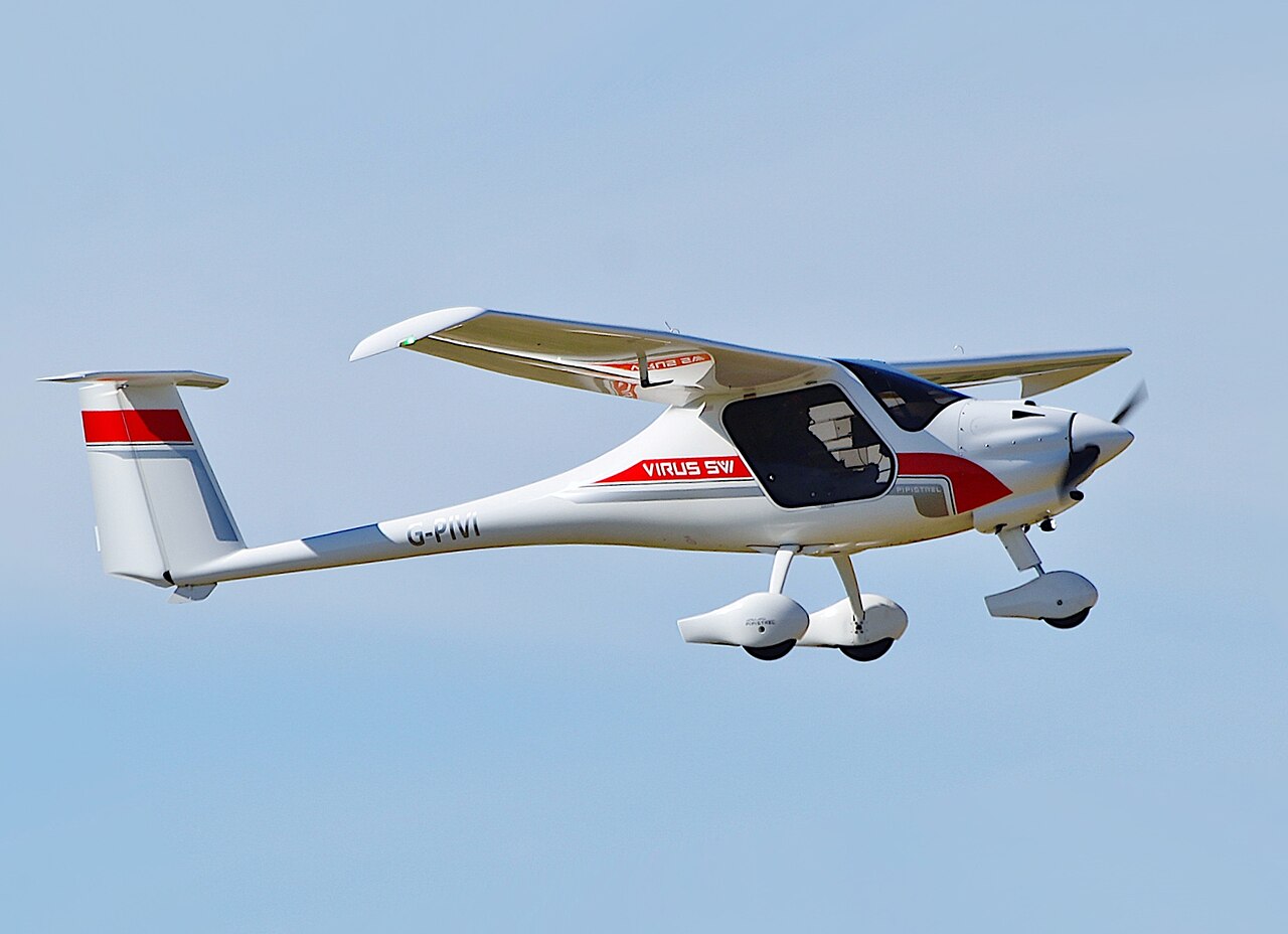 Un avion de sport léger Pipistrel Virus SW en vol Un avion de sport léger Pipistrel Virus SW