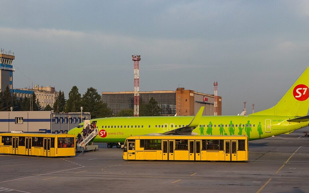 S7’s Boeing 737 Slides Into Siberian Mud — Days After Banning Co-Pilots From Landing