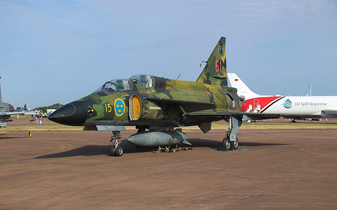 El Saab Viggen: El caza diseñado para volar desde las carreteras