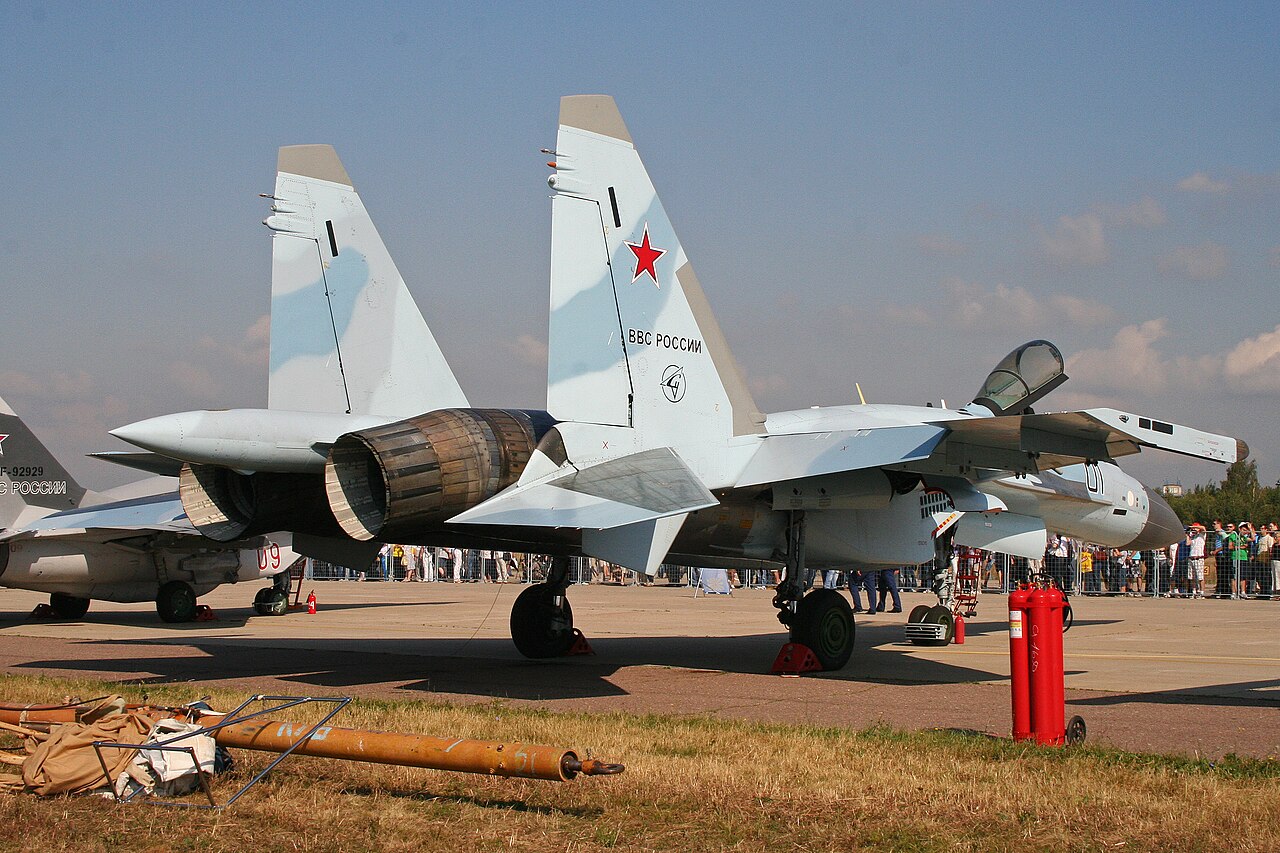 Un Sukhoi Su-35, i cui ugelli a spinta vettoriale 3D consentono manovre estreme