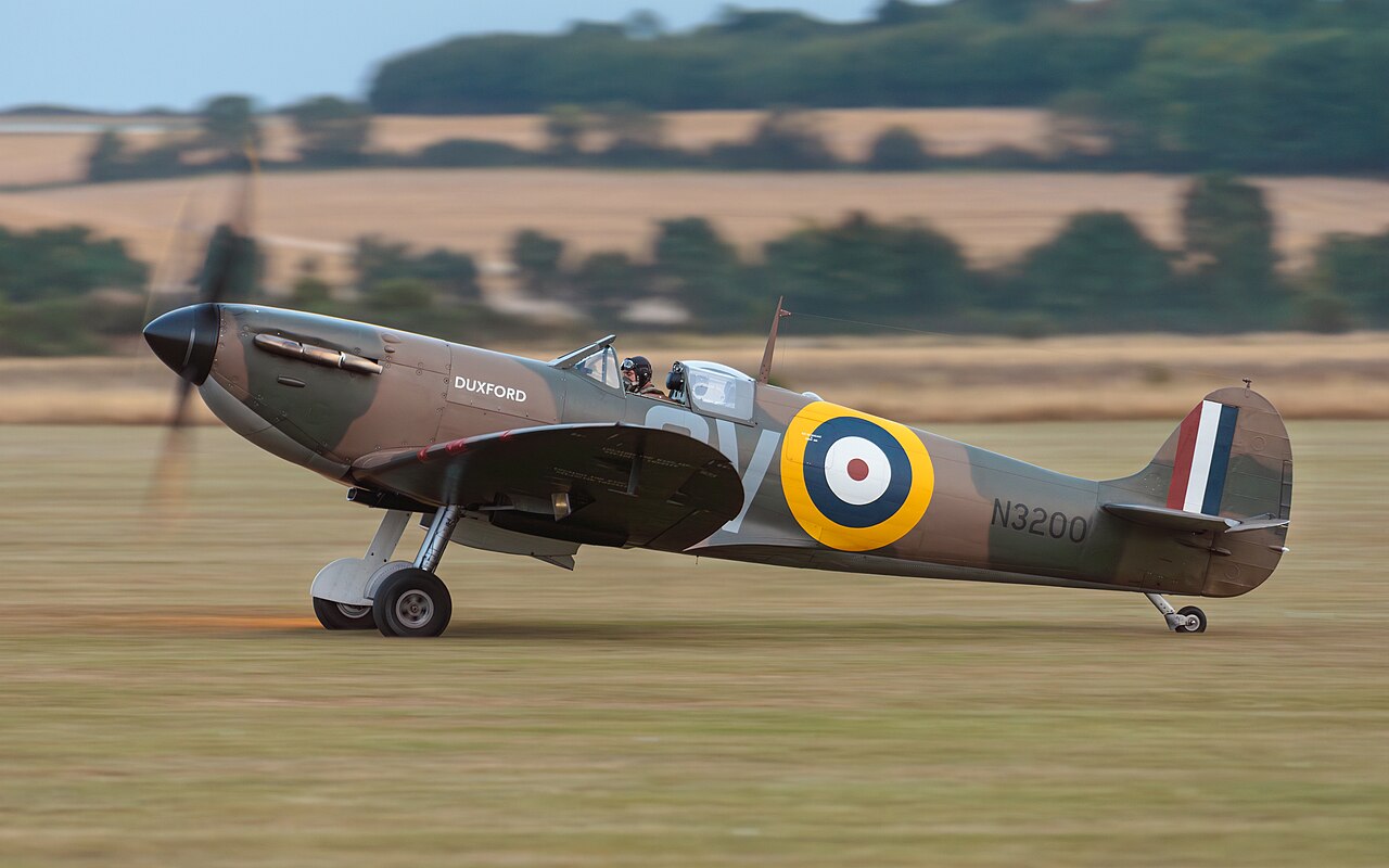 Supermarine Spitfire Ia N3200 in RAF markings