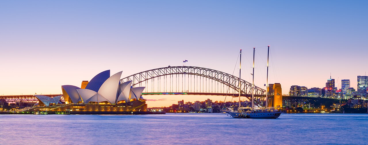 L'Opéra de Sydney et le Harbour Bridge au crépuscule
