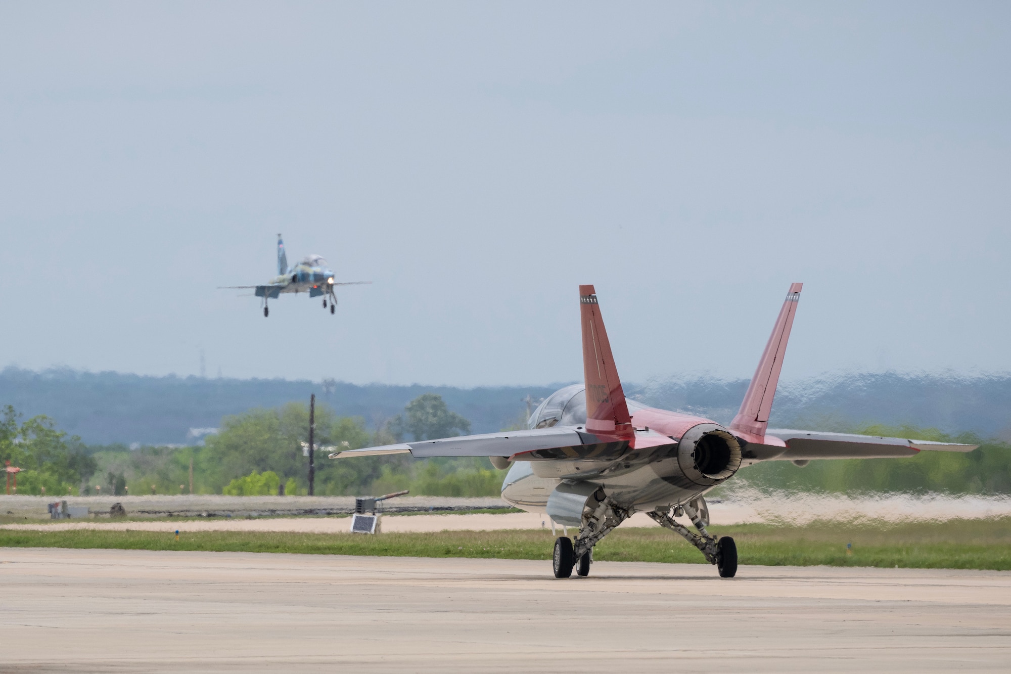 Rullaggio dell'addestratore avanzato T-7A Red Hawk