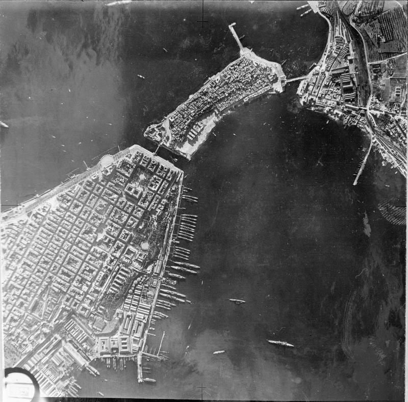 Aerial reconnaissance photo of Taranto harbour, 1940