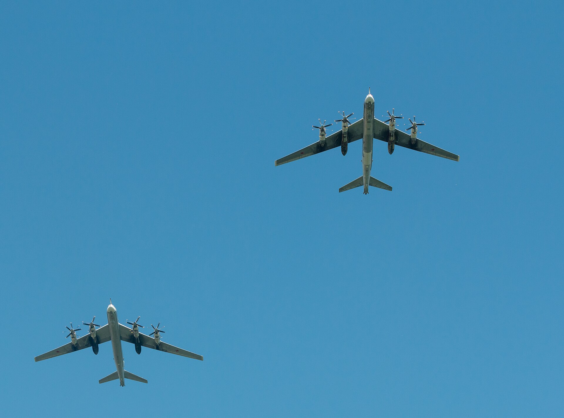 Un bombardero estratégico Tupolev Tu-95 Bear en vuelo.