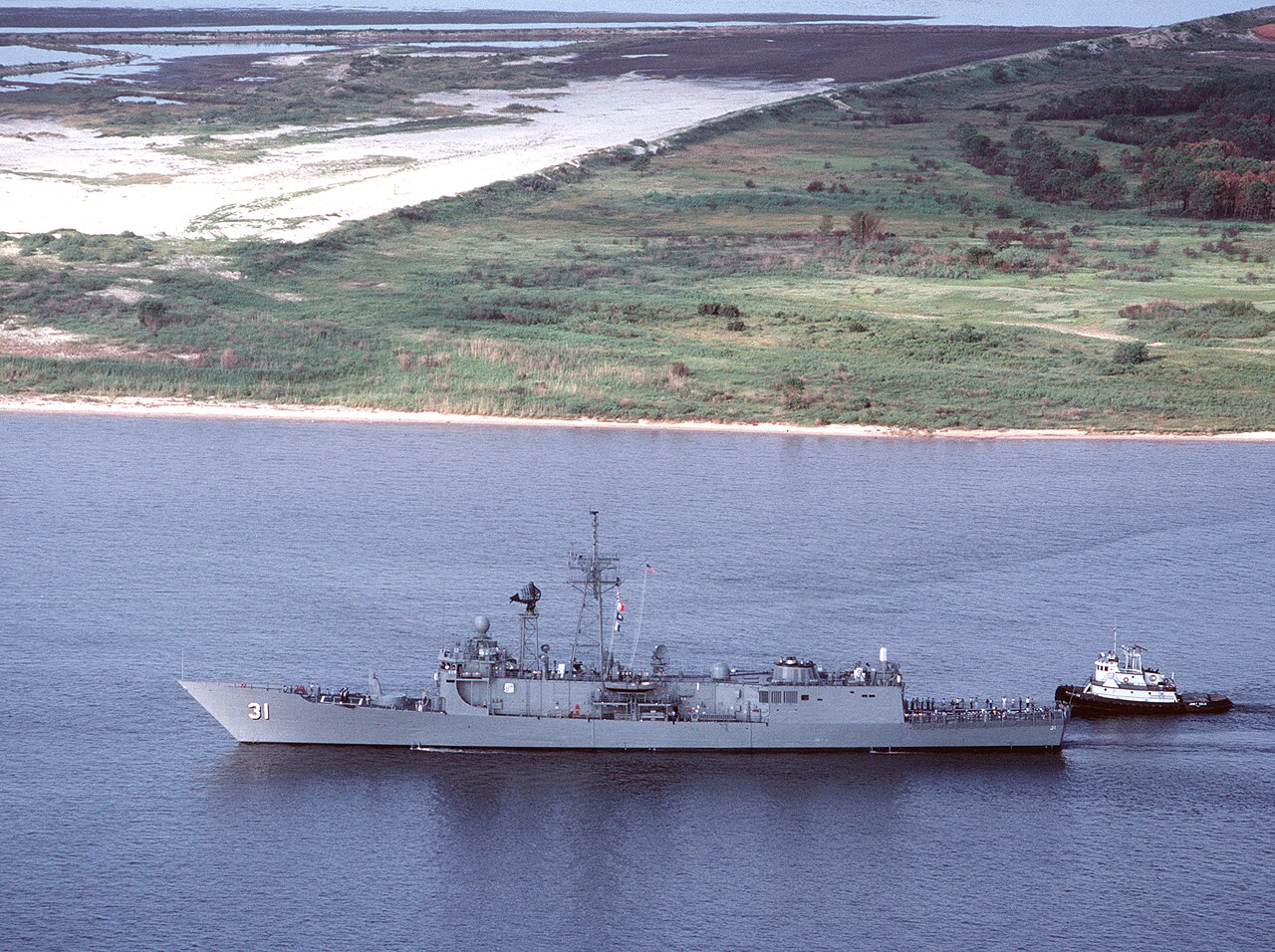 Die USS Stark FFG-31 während ihrer Seeerprobung am 30. August 1988