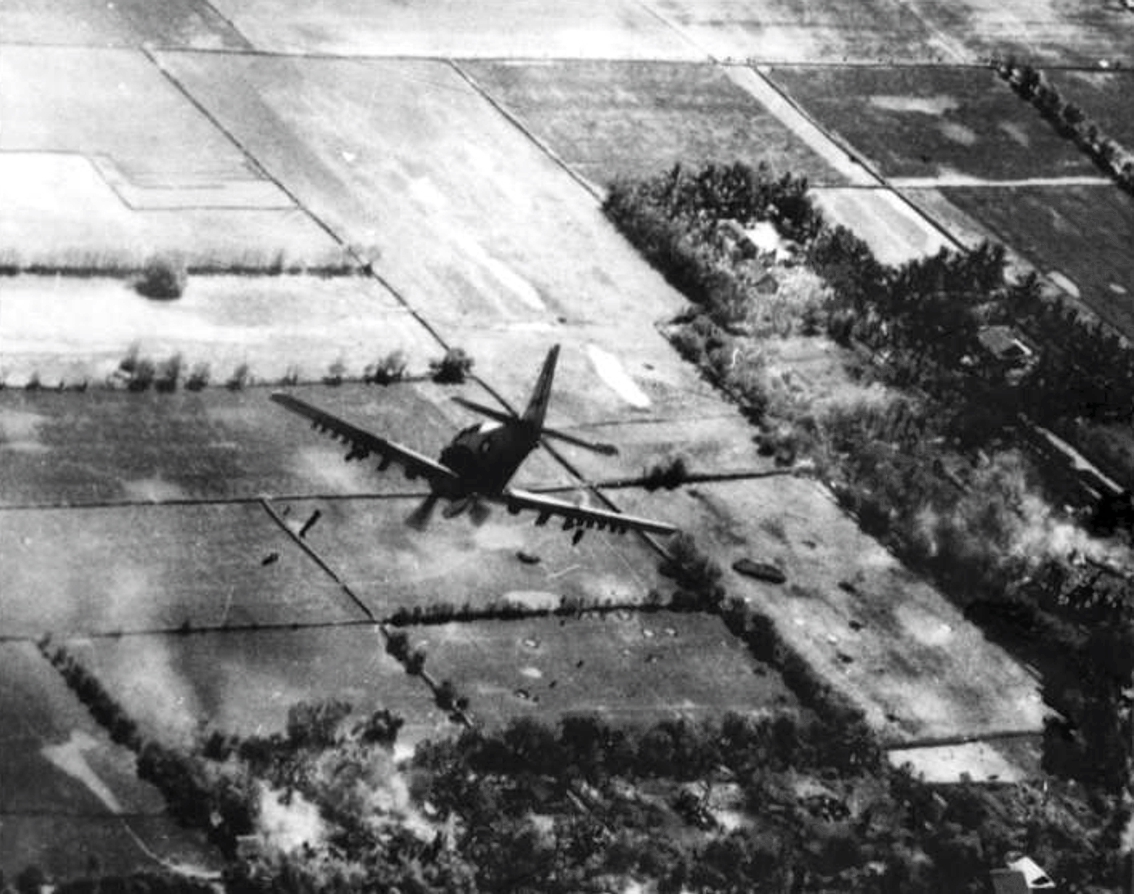 Douglas A-1 Skyraider au-dessus du Vietnam