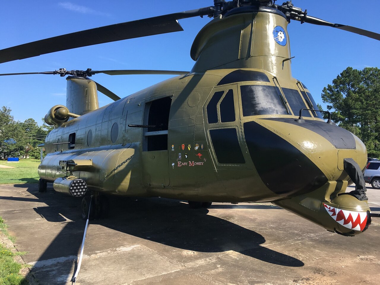 ACH-47A Easy Money, le Chinook survivant de Guns A Go-Go