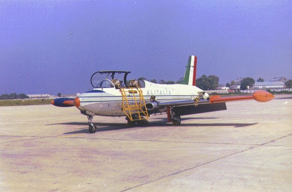 Aermacchi MB-326, el jet de entrenamiento trotamundos de Italia