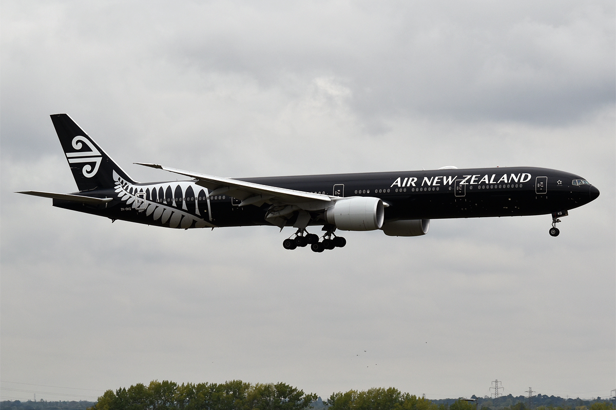 Air New Zealand Boeing 777 in all-black All Blacks livery